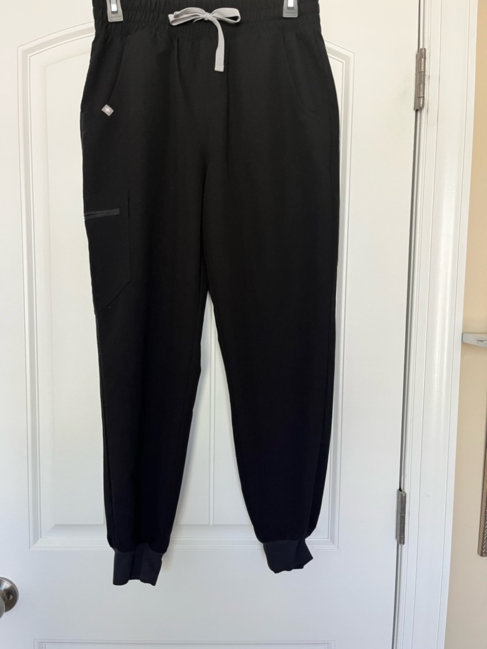 Figs Women’s Black Zamora Jogger Scrub Pants with Gray Drawstring Size SP
